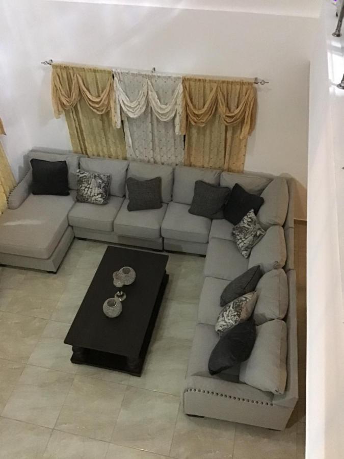 Villa Nilsa Bani Luaran gambar