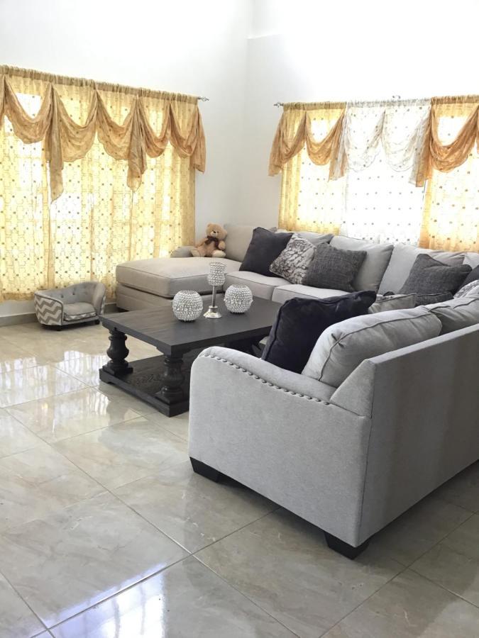 Villa Nilsa Bani Luaran gambar